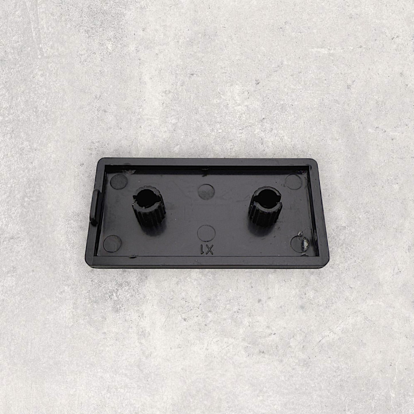 20 Series Plastic End Cap
