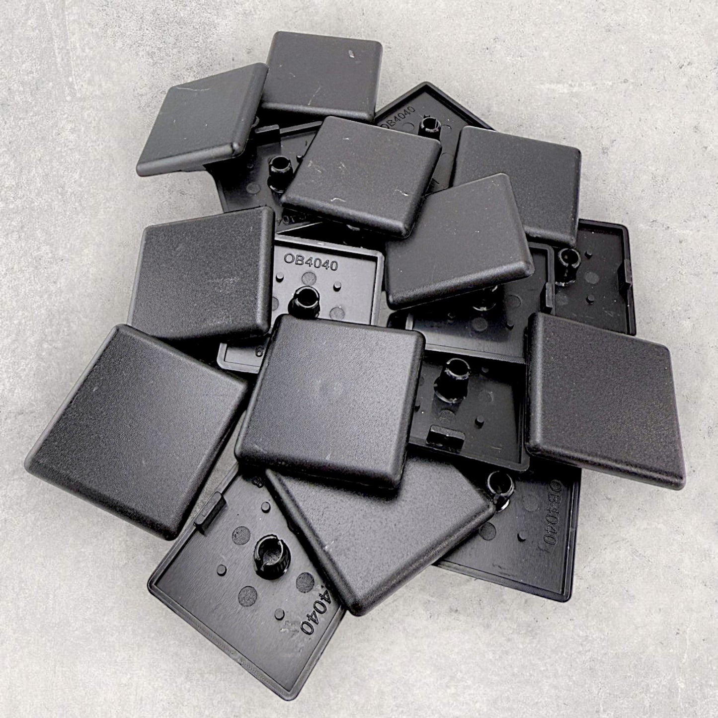 40 Series Plastic End Cap