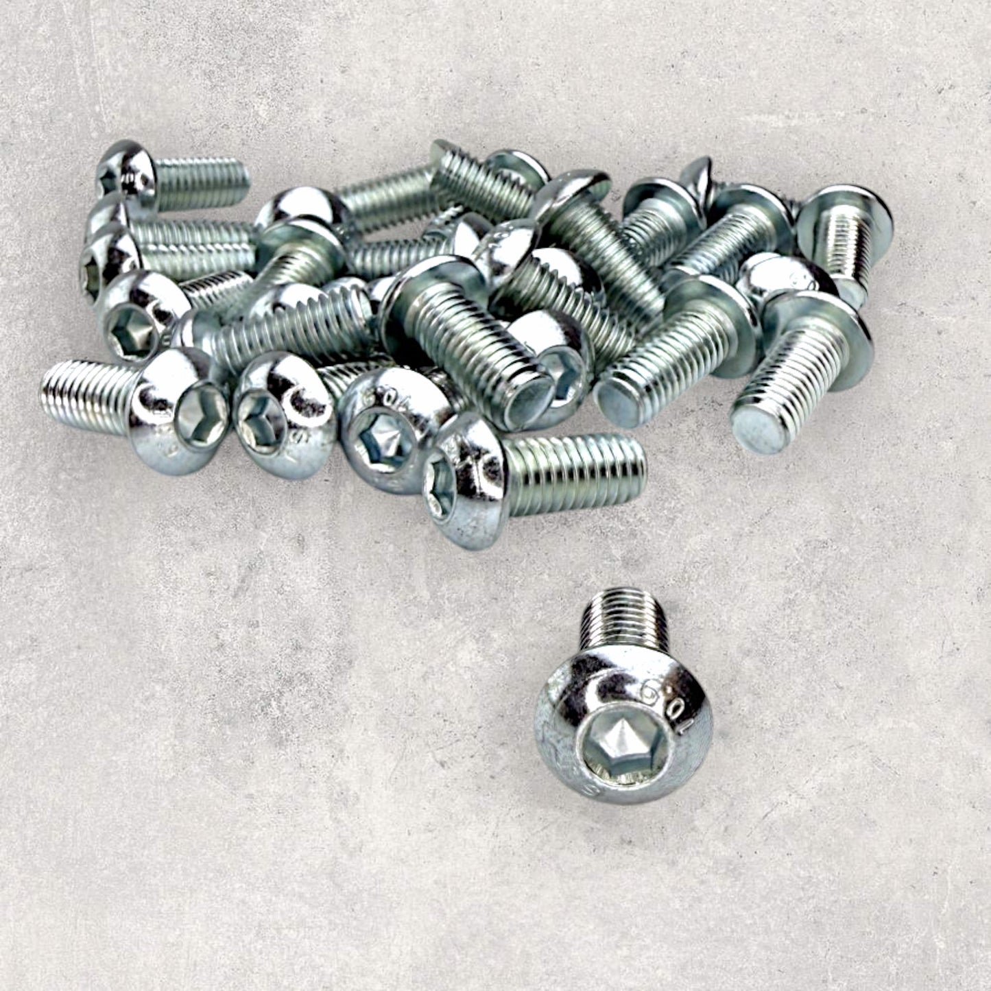 Buttonhead Hex Bolt M8x18