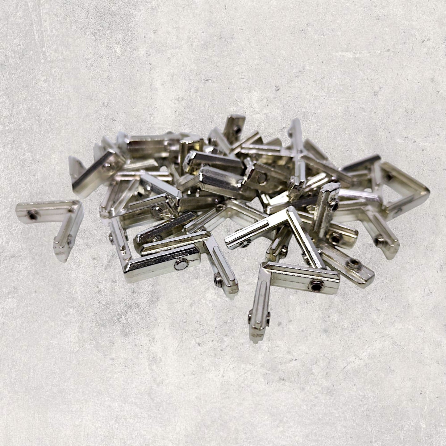 20 Series Concealed L-Bracket