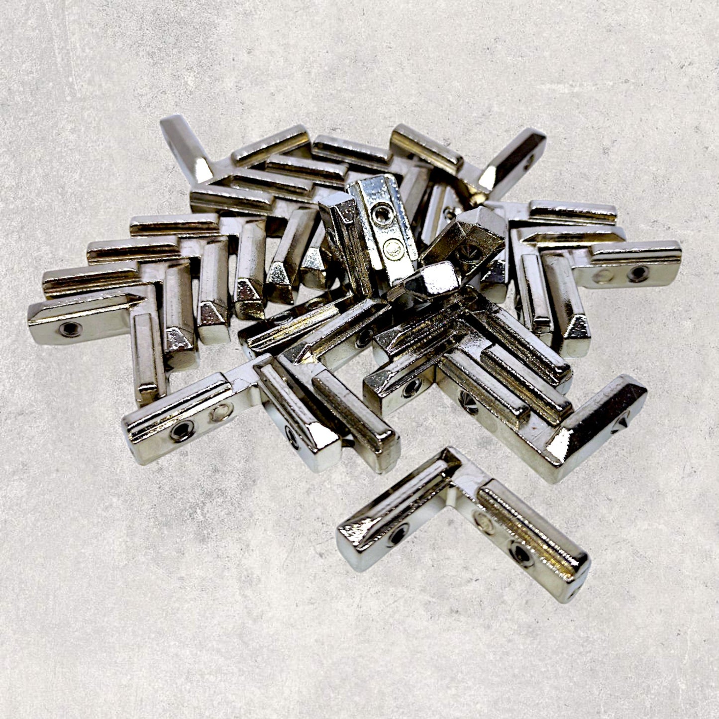 30 Series Concealed L-Bracket