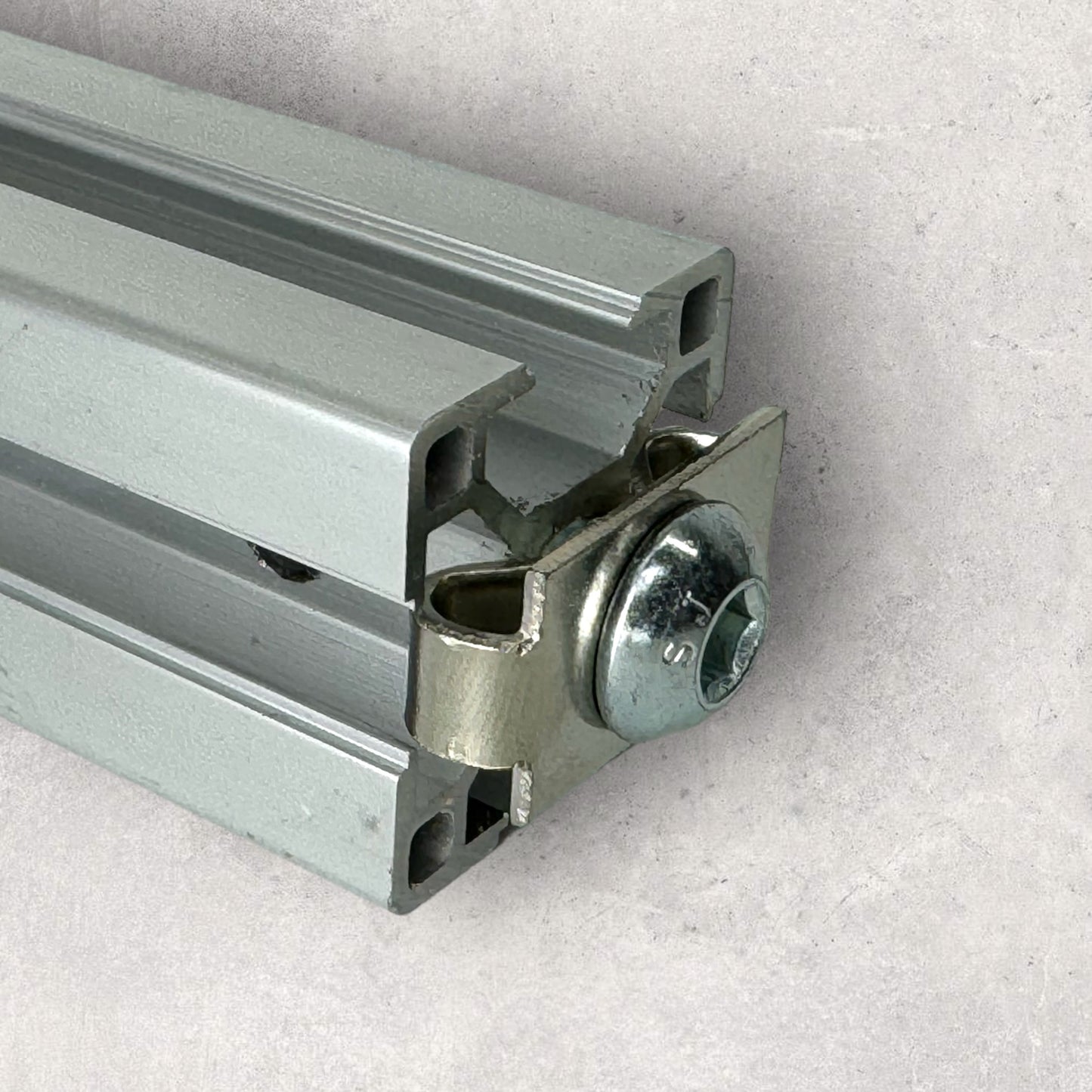 The Aluminum Carpenter, 8020, 80/20, Aluminium extrusion, Aluminum extrusion, Fixtures, Fasteners, Tools, OB30 Series, Fit to aluminium extrusion View
